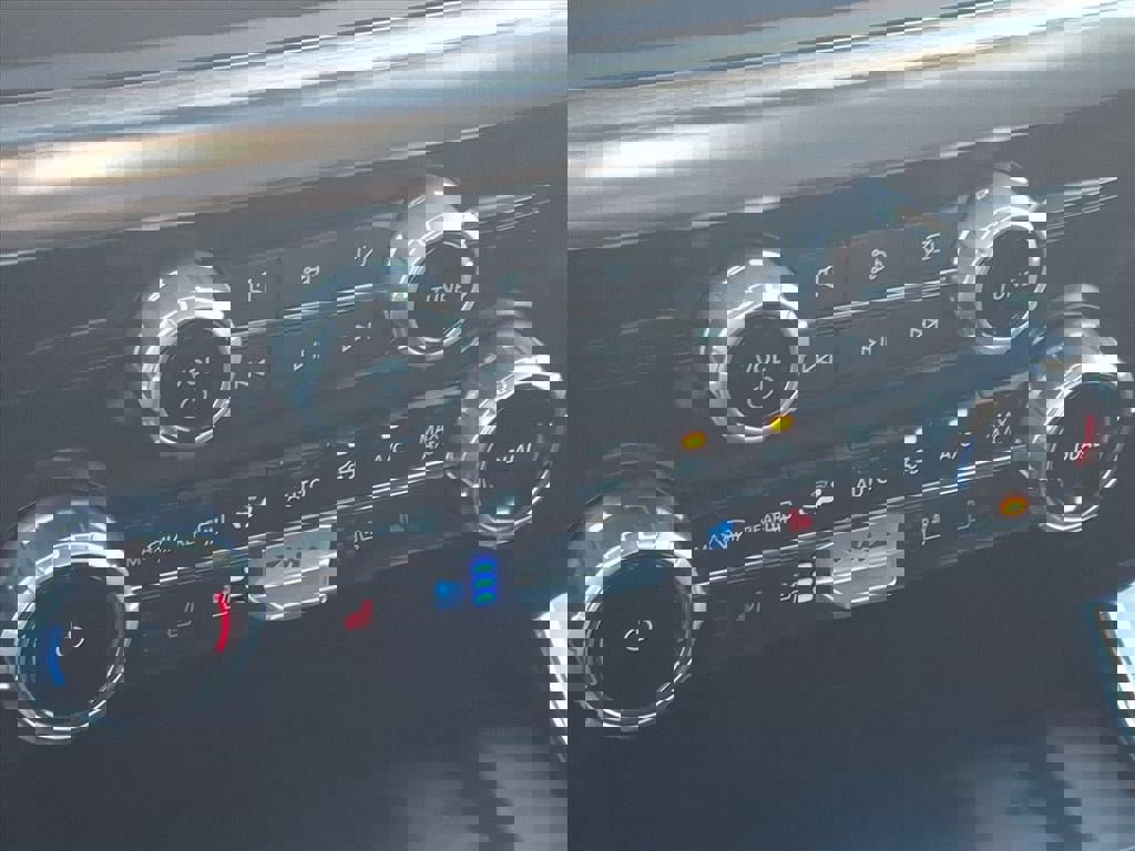 Certified 2023 Ford F150 Lariat w/ Equipment Group 502A High image 28