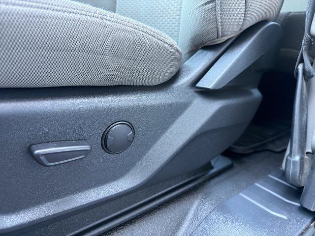 Certified 2022 Ford F250 XLT w/ XLT Premium Package AWD/4WD image 17