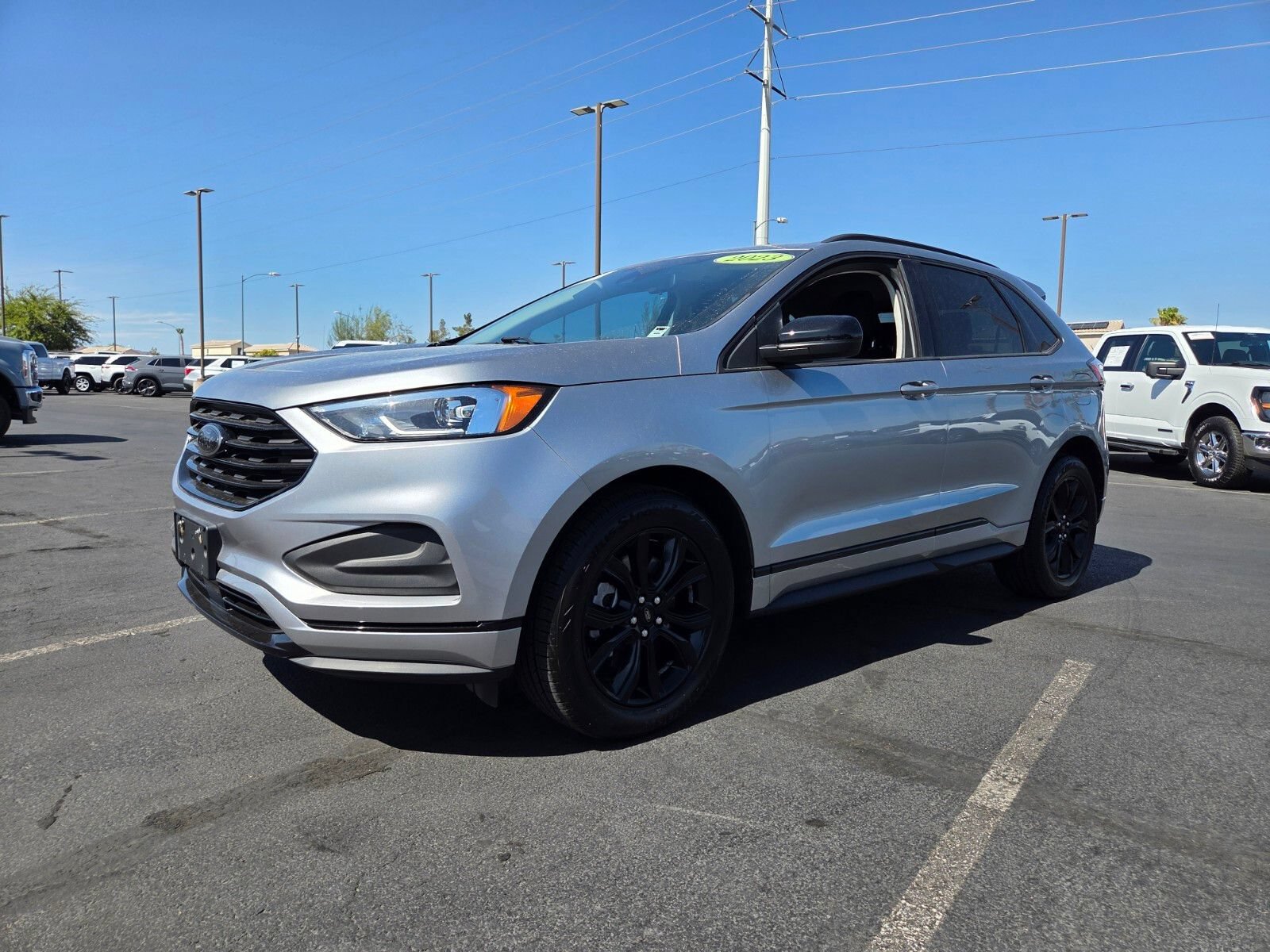 Certified 2023 Ford Edge SE w/ Black Appearance Package AWD/4WD image 2