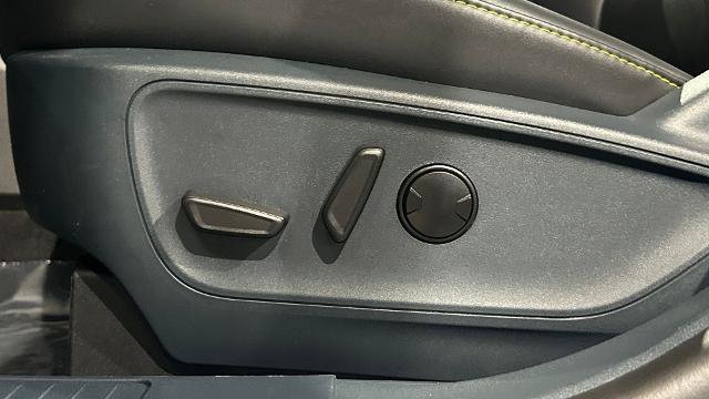 Certified 2025 Ford Maverick Lobo AWD/4WD image 37