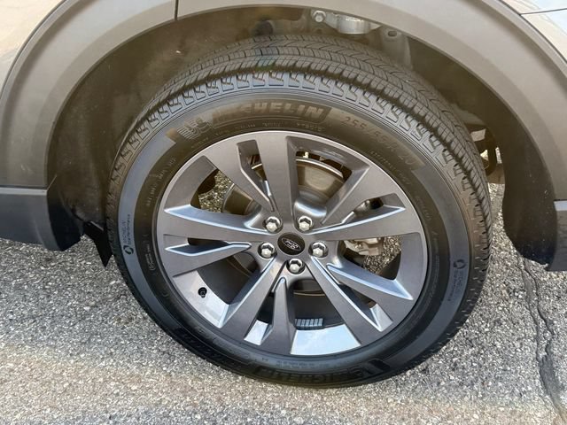 Certified 2023 Ford Explorer XLT w/ Equipment Group 202A AWD/4WD image 5