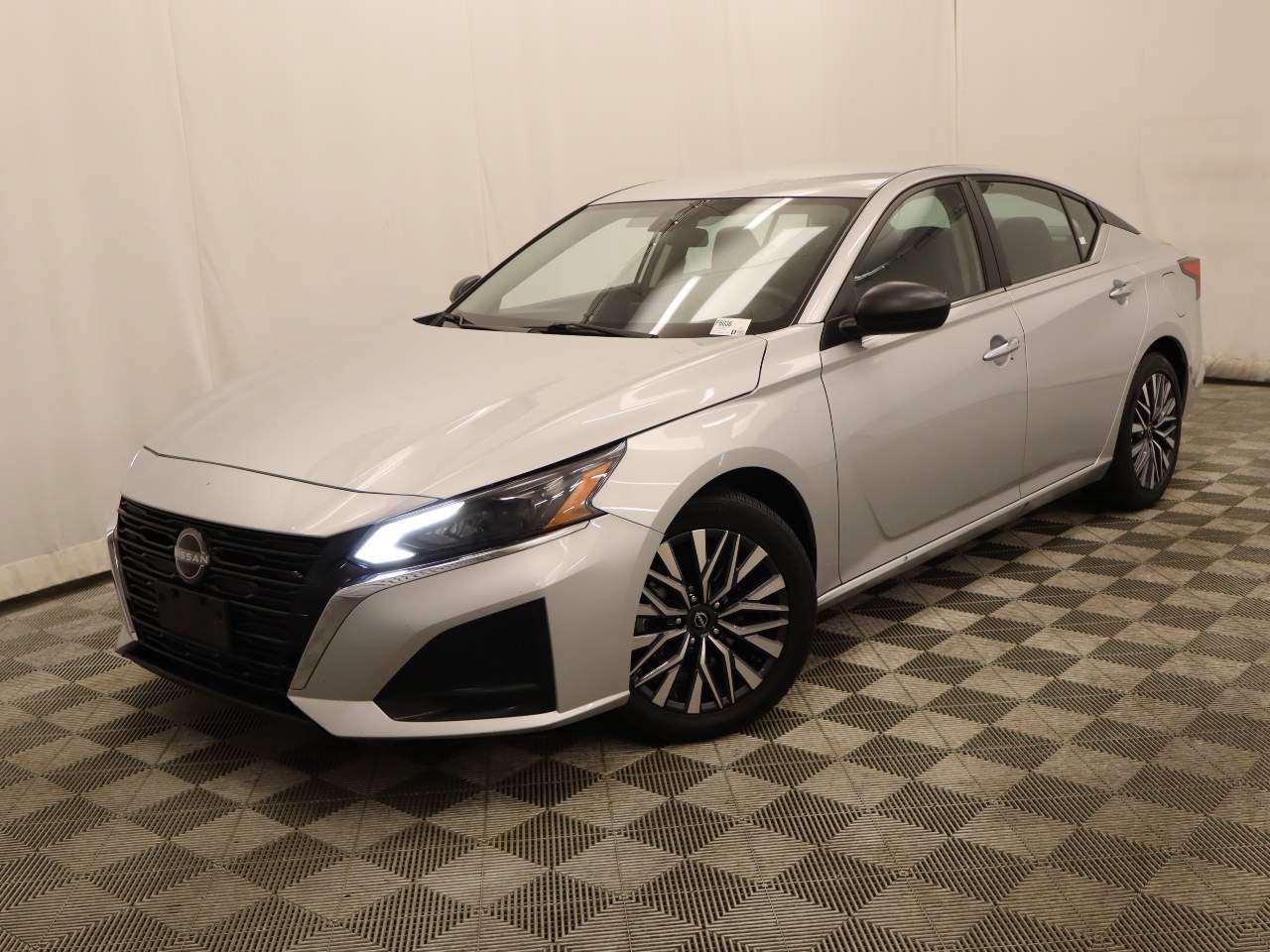 Used 2025 Nissan Altima 2.5 SV