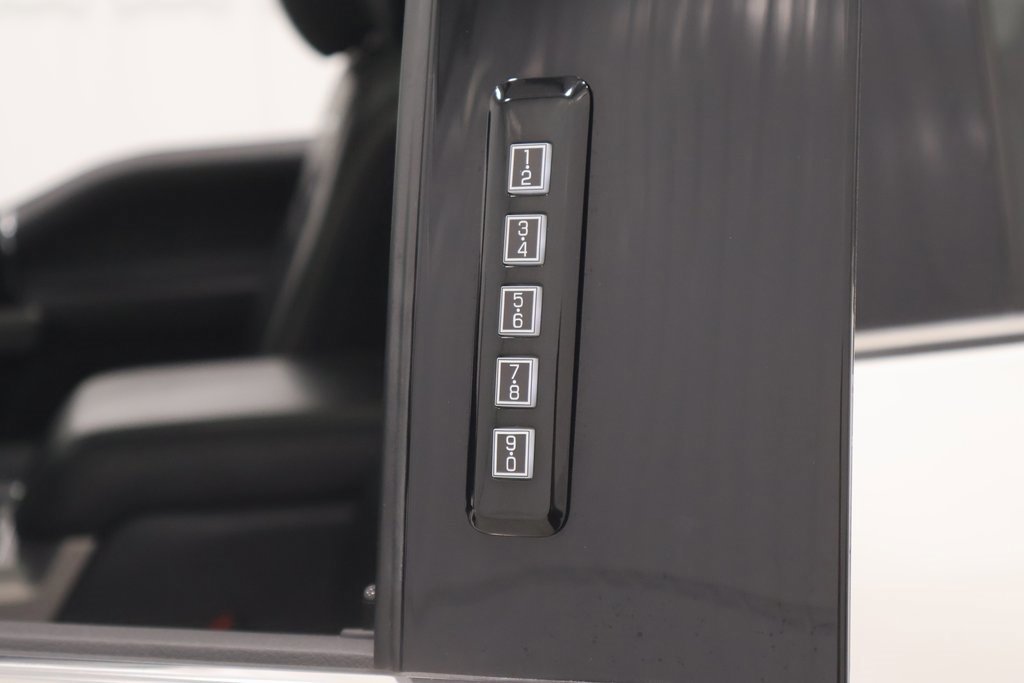 Certified 2022 Ford F250 Platinum w/ FX4 Off-Road Package image 44