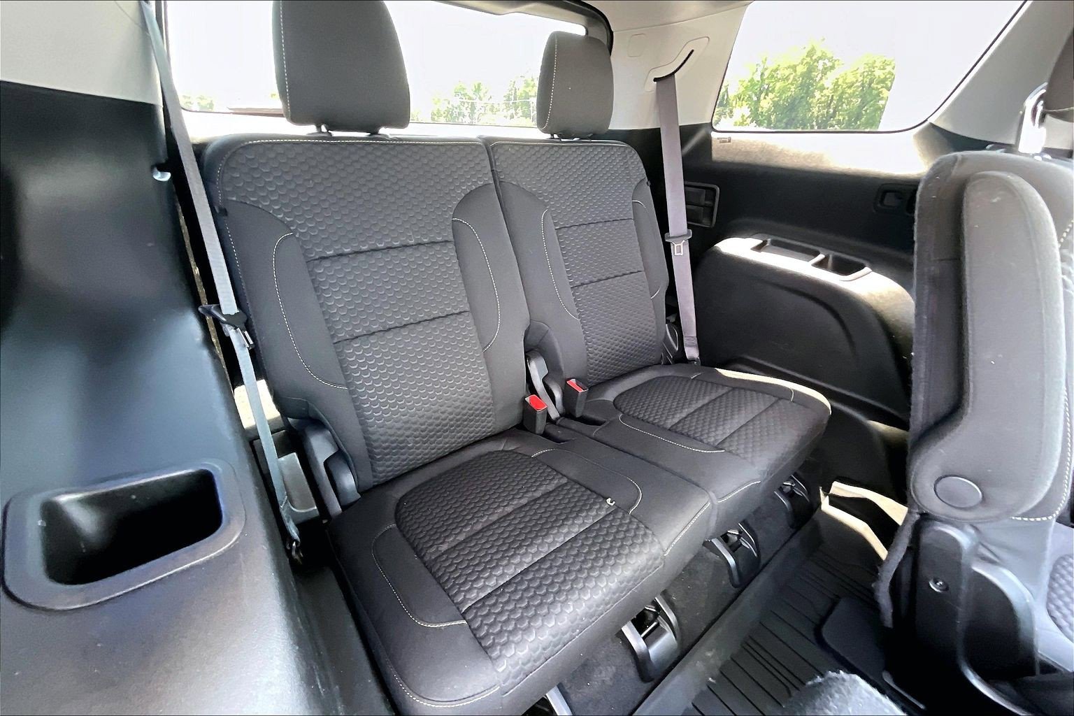 Used 2017 GMC Acadia SLE w/ LPO, Floor Liner Package FWD image 26