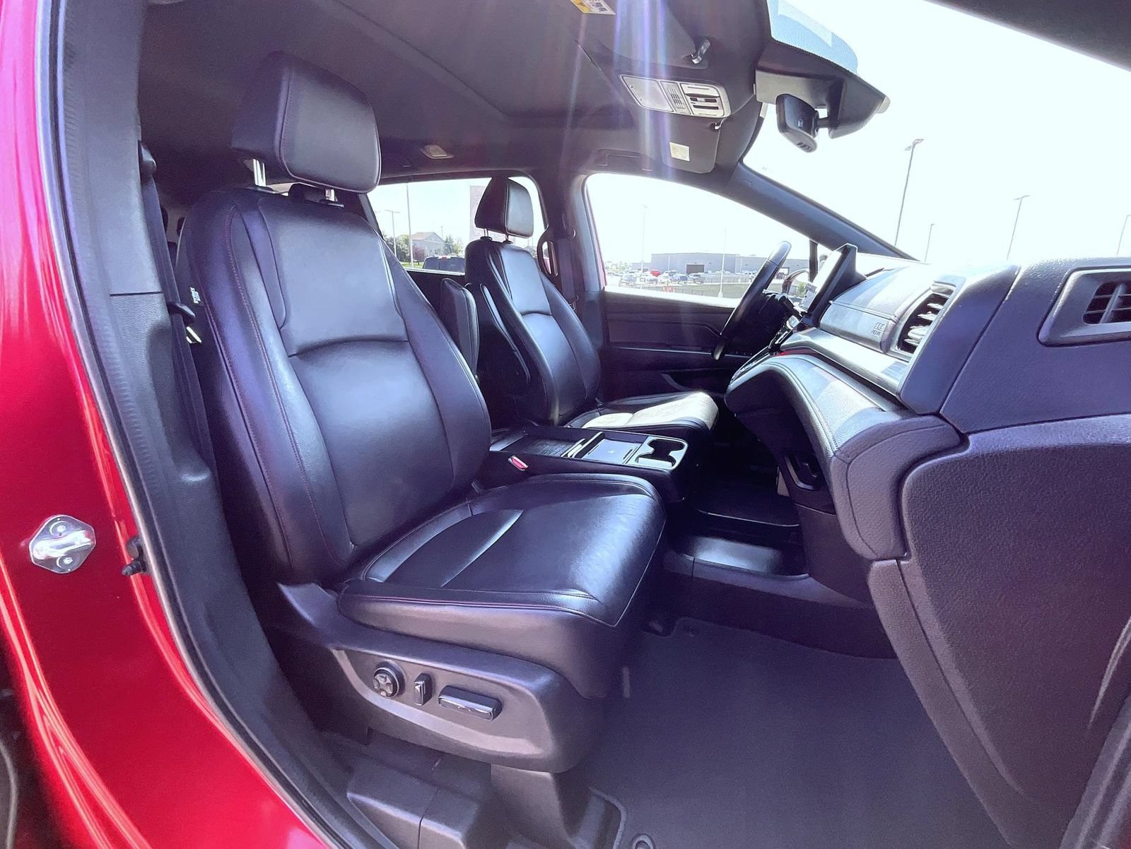 Used 2025 Honda Odyssey Sport-L image 16