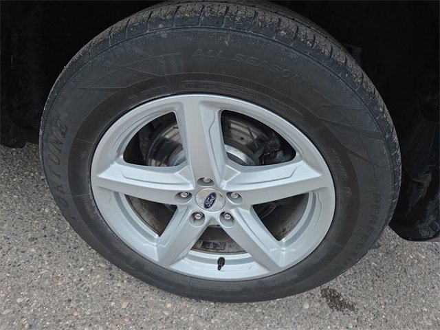 Certified 2018 Ford Explorer XLT w/ Equipment Group 202A image 27