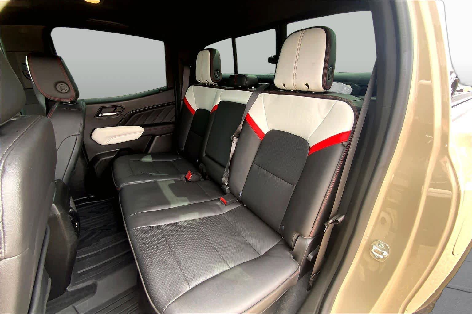 Used 2024 GMC Canyon AT4X AWD/4WD image 21