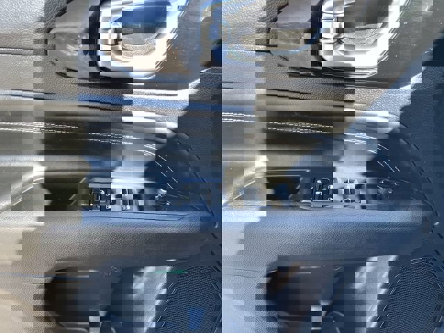 Used 2023 Jeep Compass Latitude image 4