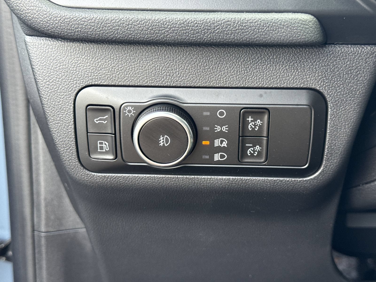 Certified 2025 Ford Escape Platinum FWD image 32