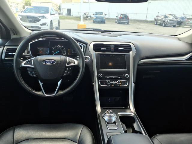 Certified 2017 Ford Fusion SE w/ Fusion SE Technology Package FWD image 14