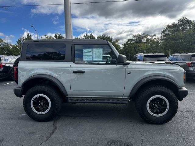 Certified 2023 Ford Bronco Big Bend w/ Sasquatch Package AWD/4WD image 4