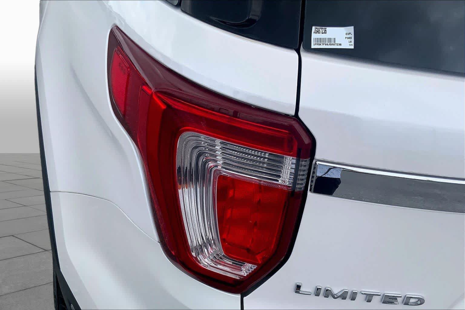 Certified 2018 Ford Explorer Limited w/ Equipment Group 301A FWD image 29