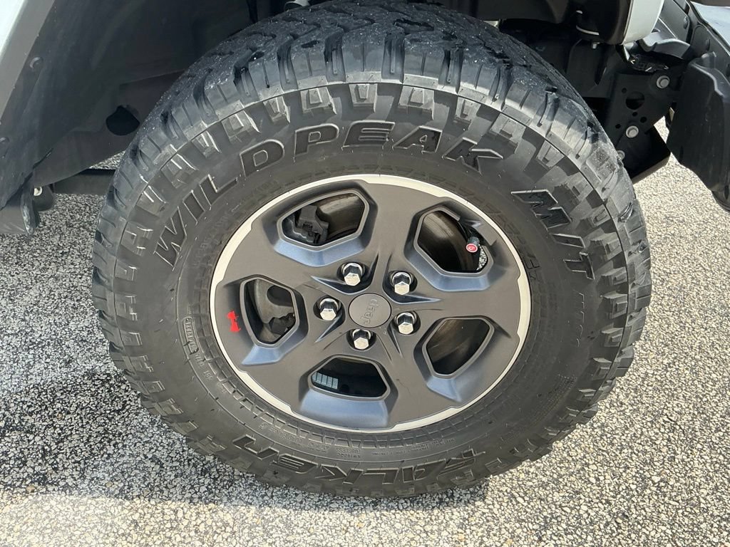 Used 2022 Jeep Gladiator Rubicon w/ Cold Weather Group AWD/4WD image 18