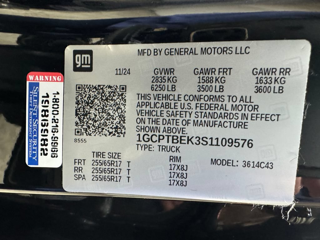 Used 2025 Chevrolet Colorado W/T AWD/4WD image 31