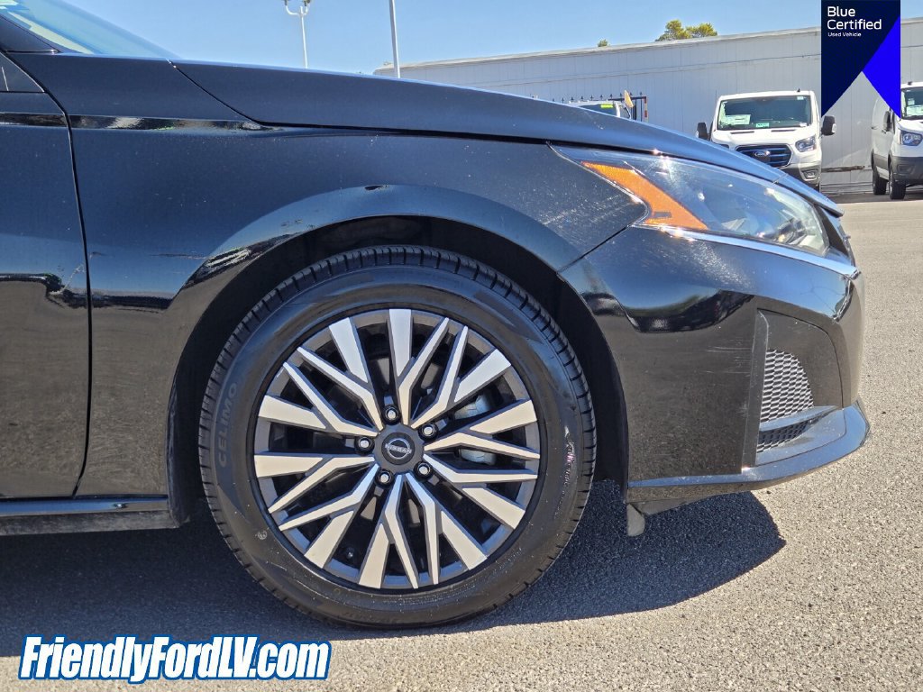 Used 2025 Nissan Altima 2.5 SV FWD image 9