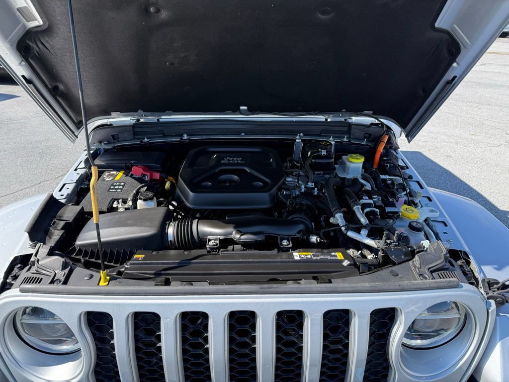 Used 2022 Jeep Wrangler Unlimited Sahara w/ Cold Weather Group AWD/4WD image 21