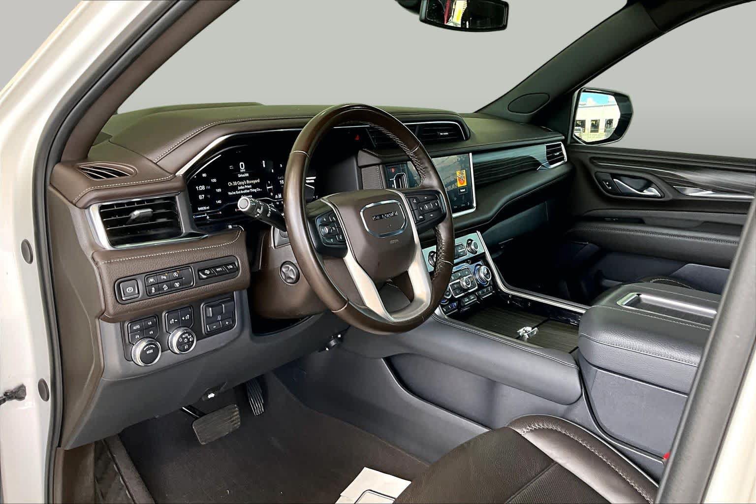 Used 2023 GMC Yukon Denali w/ Max Trailering Package AWD/4WD image 18