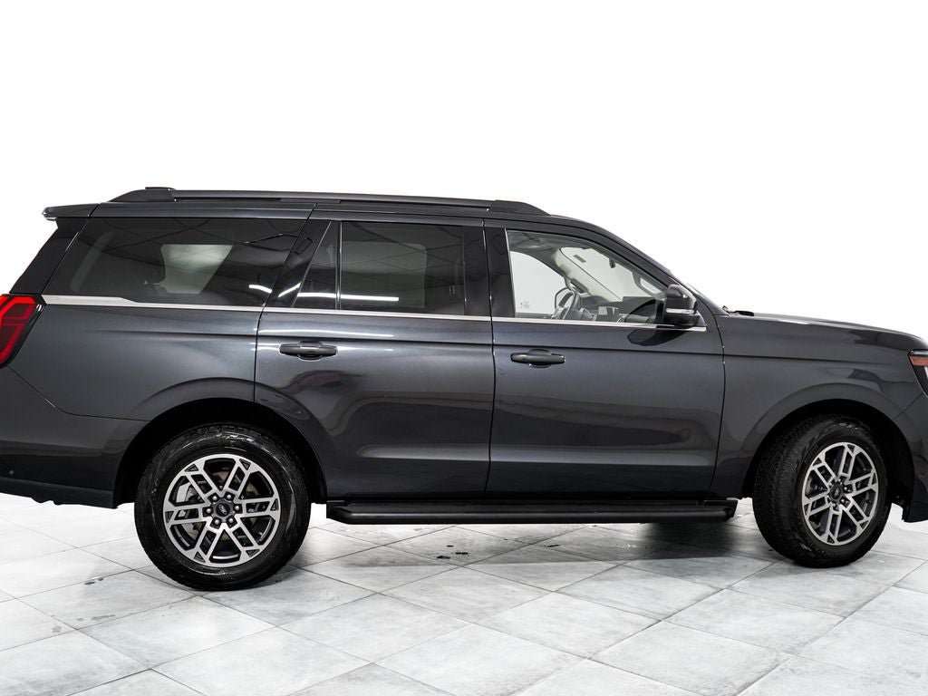 Certified 2025 Ford Expedition Active AWD/4WD image 7