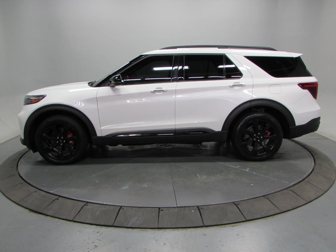Certified 2024 Ford Explorer ST w/ Equipment Group 401A AWD/4WD image 4