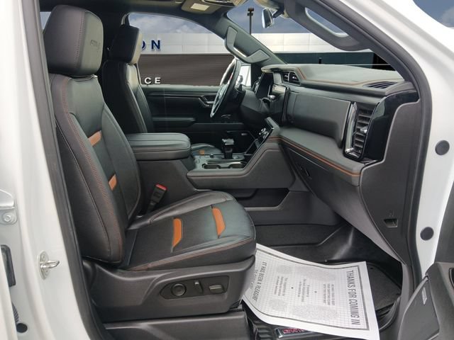 Used 2024 GMC Sierra 1500 AT4 w/ Technology Package AWD/4WD image 15