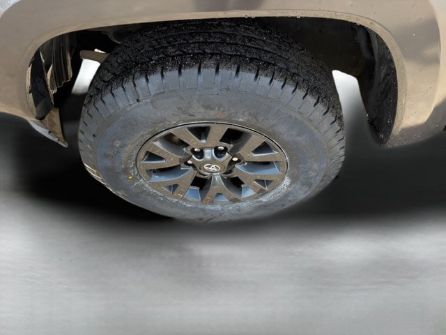 Used 2023 Toyota Tacoma SR5 AWD/4WD image 25