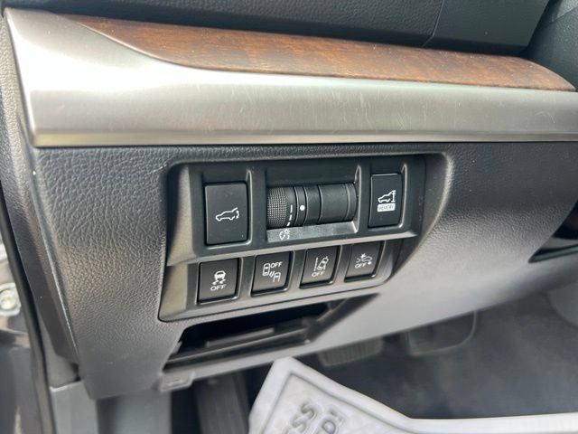 Used 2018 Subaru Outback 3.6R Limited AWD/4WD image 11
