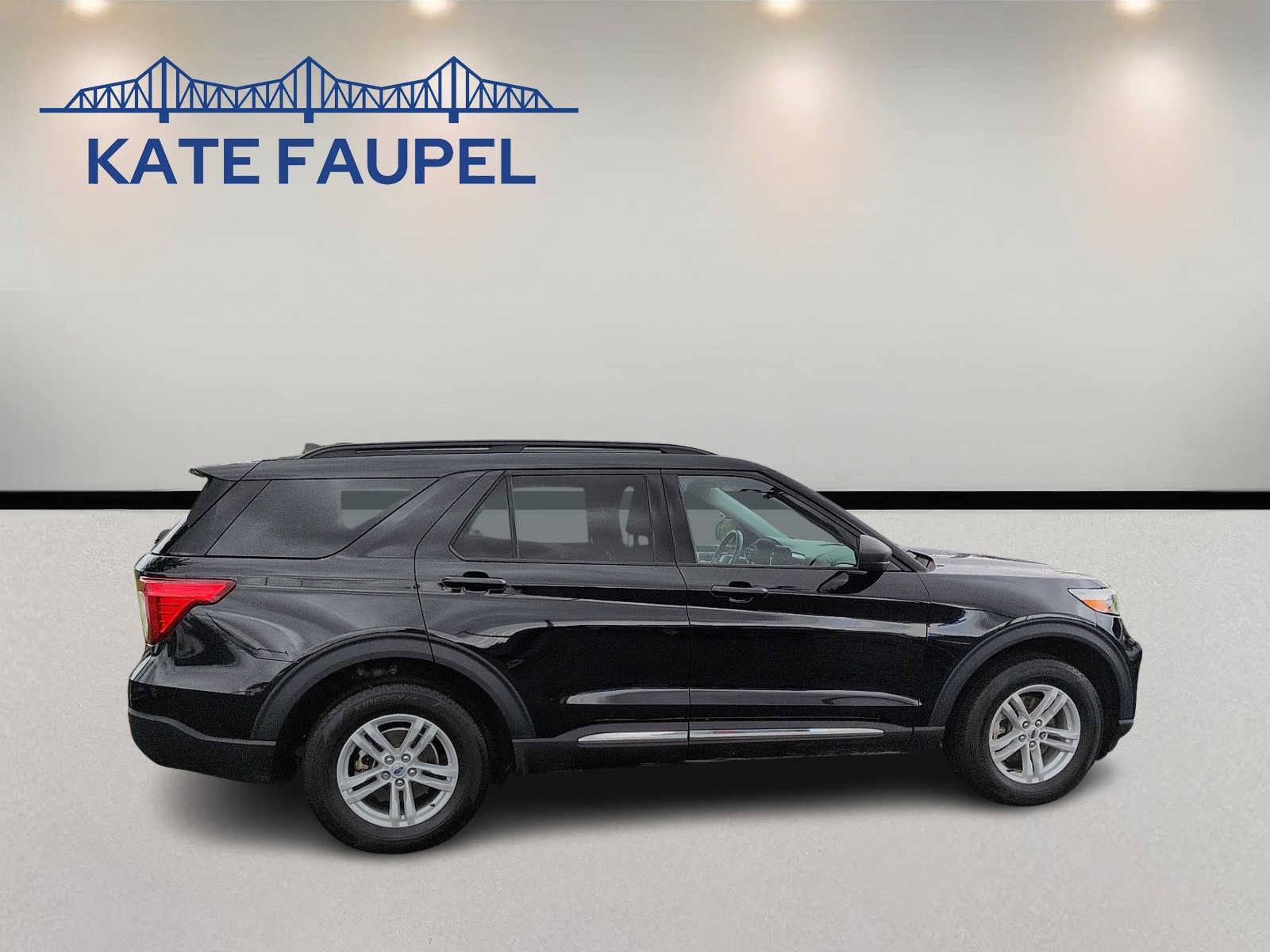 Certified 2024 Ford Explorer XLT w/ Equipment Group 202A AWD/4WD image 8