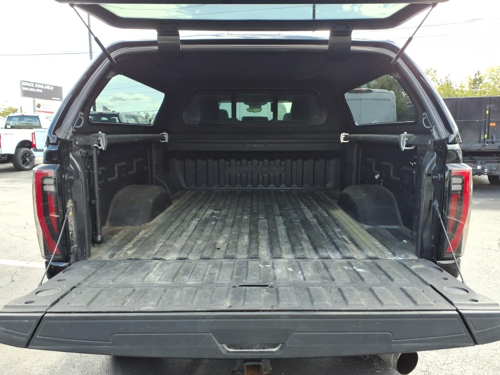 Used 2024 GMC Sierra 2500 AT4X AWD/4WD image 30