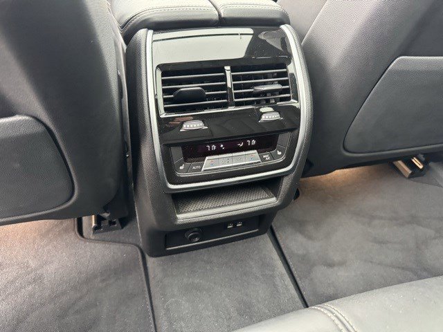 Used 2025 BMW X5 xDrive50e image 32