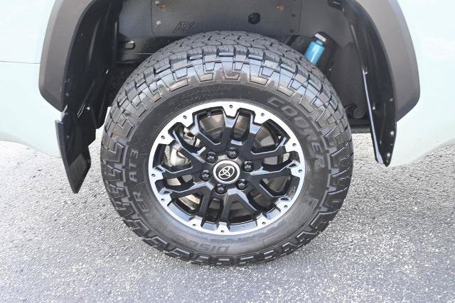 Used 2022 Toyota Tundra SR5 w/ TRD Off-Road Package AWD/4WD image 16