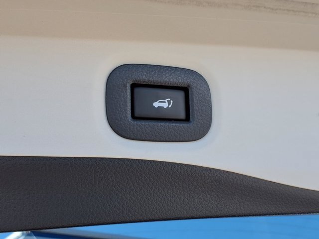 Used 2018 Nissan Rogue SV AWD/4WD image 18