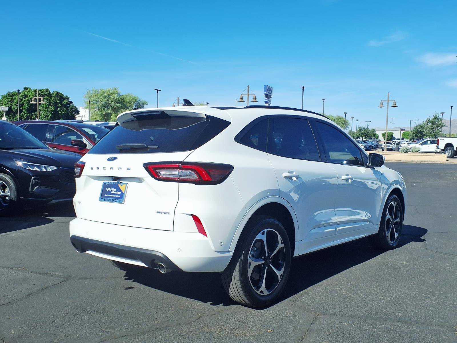 Certified 2024 Ford Escape ST-Line Elite w/ Premium Technology Package image 6