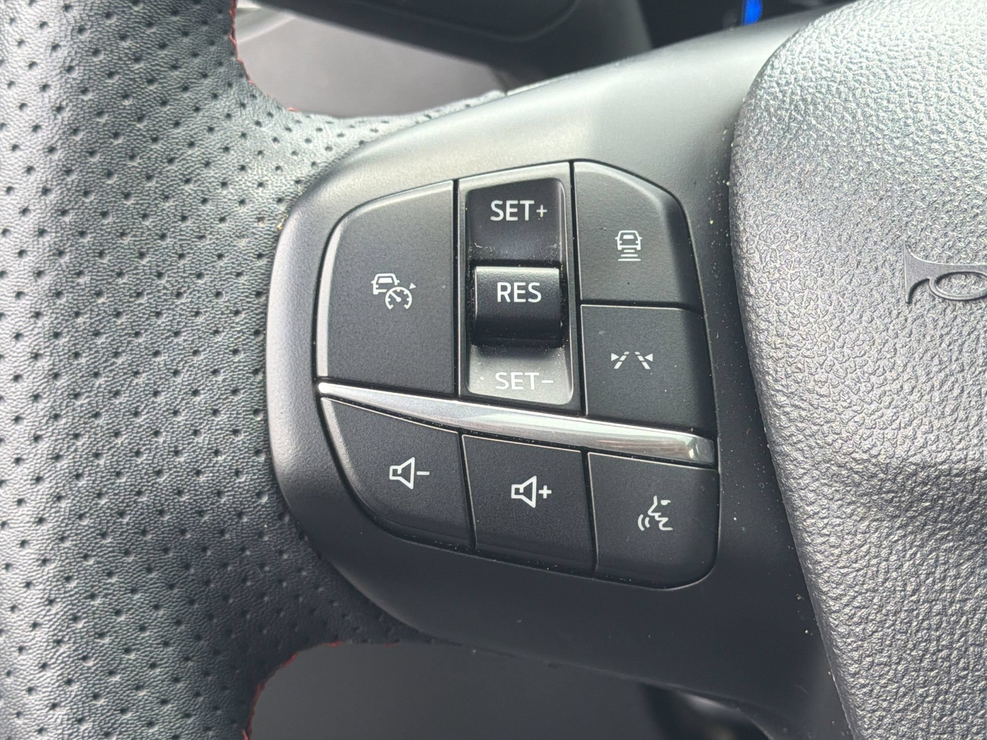 Certified 2023 Ford Escape ST-Line w/ Tech Pack #1 FWD image 19