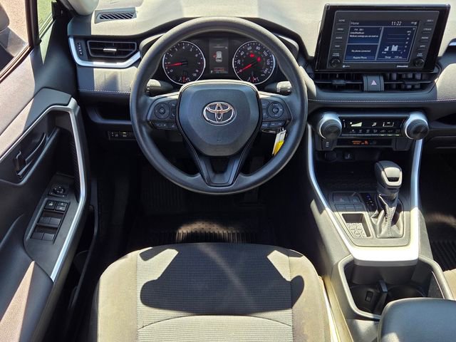 Used 2022 Toyota RAV4 LE FWD image 13