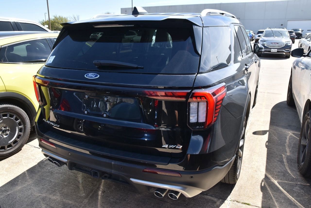 Certified 2025 Ford Explorer Platinum w/ Ultimate Package image 4