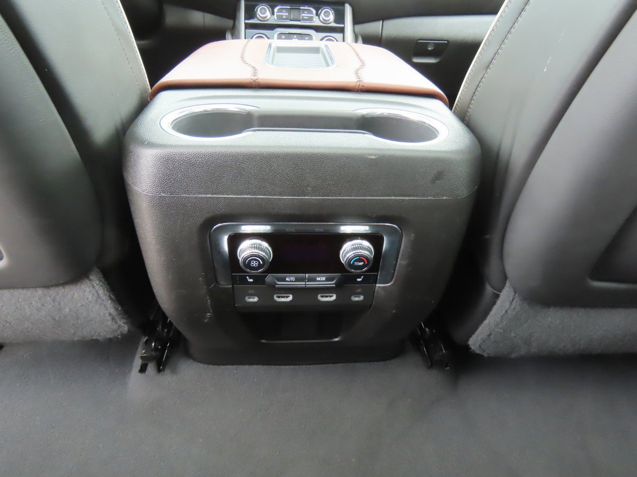 Used 2023 GMC Yukon XL Denali Ultimate AWD/4WD image 22