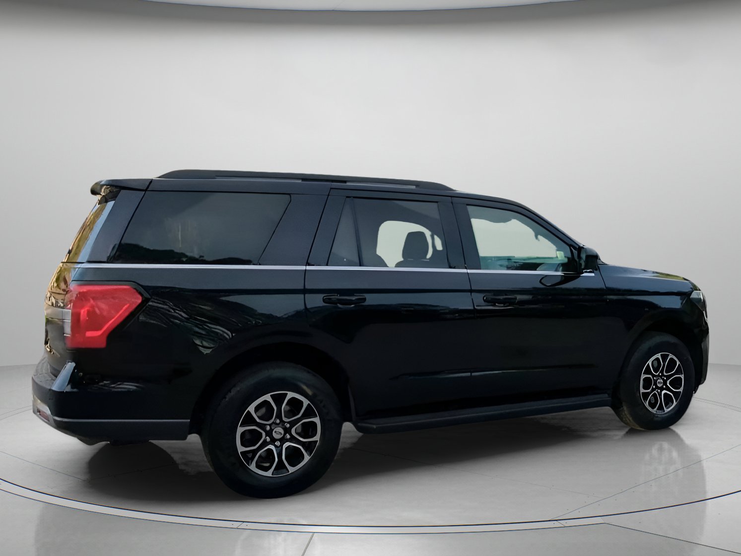 Certified 2024 Ford Expedition XLT RWD image 29