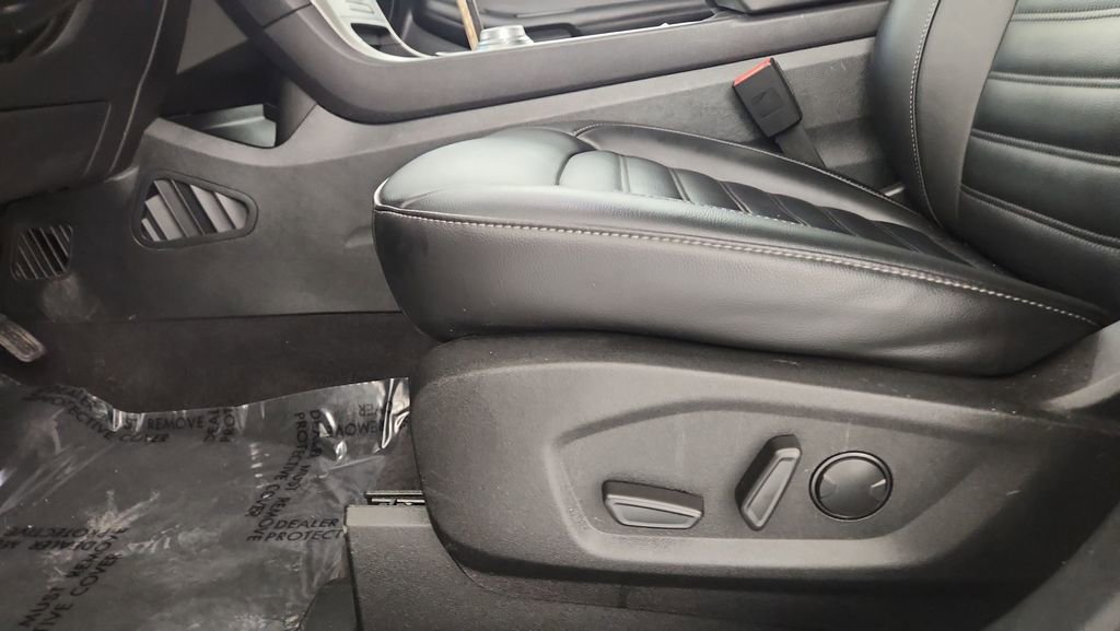 Certified 2023 Ford Edge SEL image 16