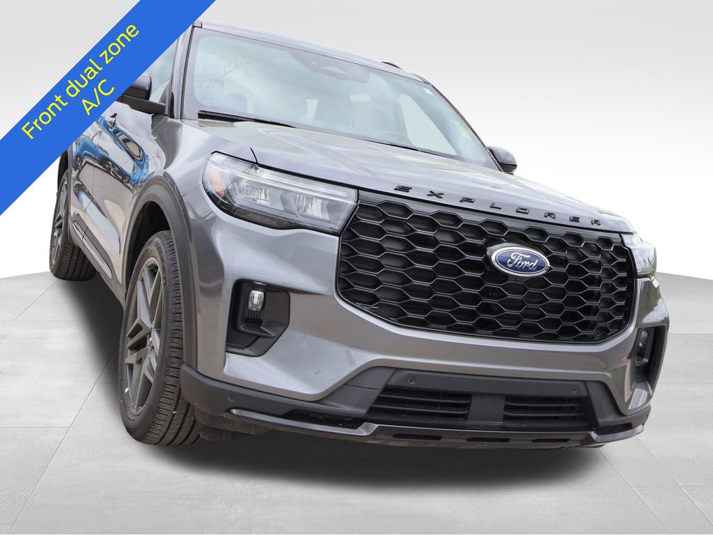 Certified 2025 Ford Explorer ST-Line w/ ST-Line Street Pack AWD/4WD image 7