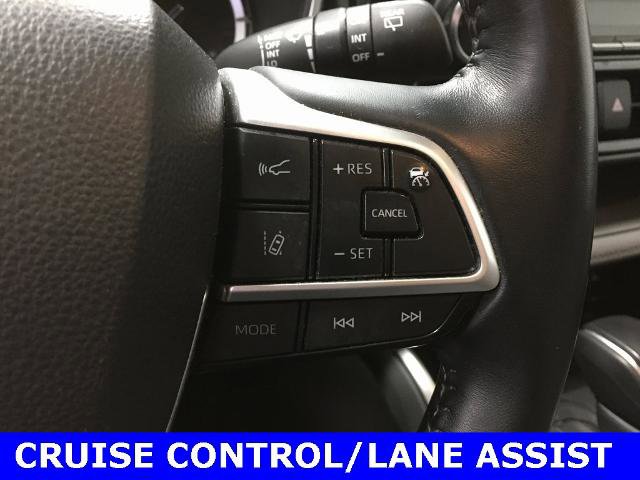 Used 2022 Toyota Highlander XLE image 17