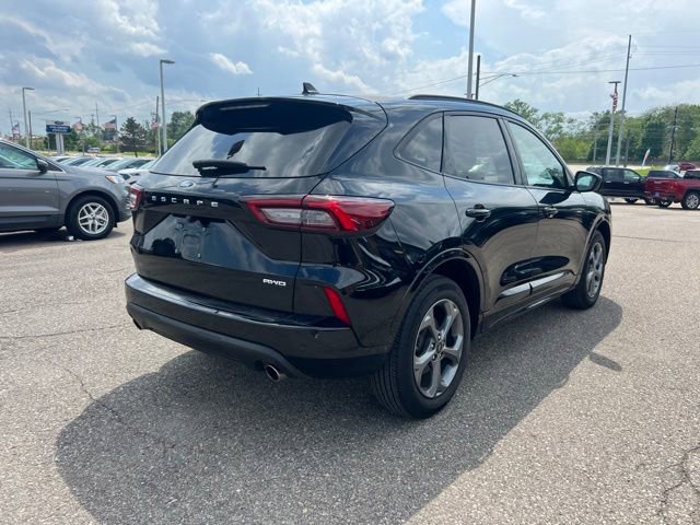 Certified 2024 Ford Escape ST-Line w/ Tech Pack #1 AWD/4WD image 4