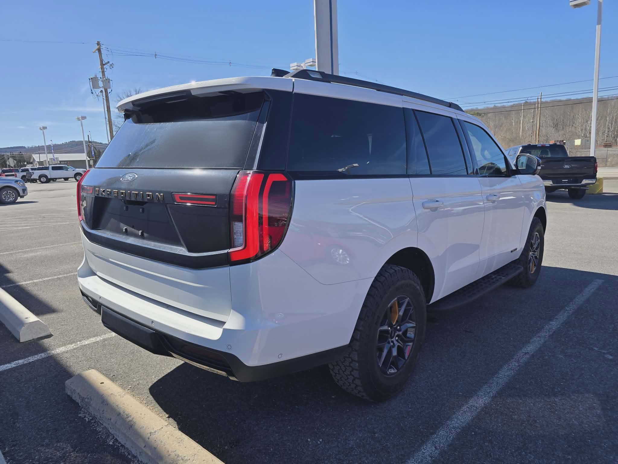 Certified 2025 Ford Expedition Tremor AWD/4WD image 3