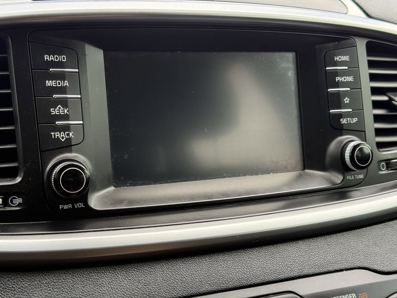 Used 2019 Kia Sorento L FWD image 19