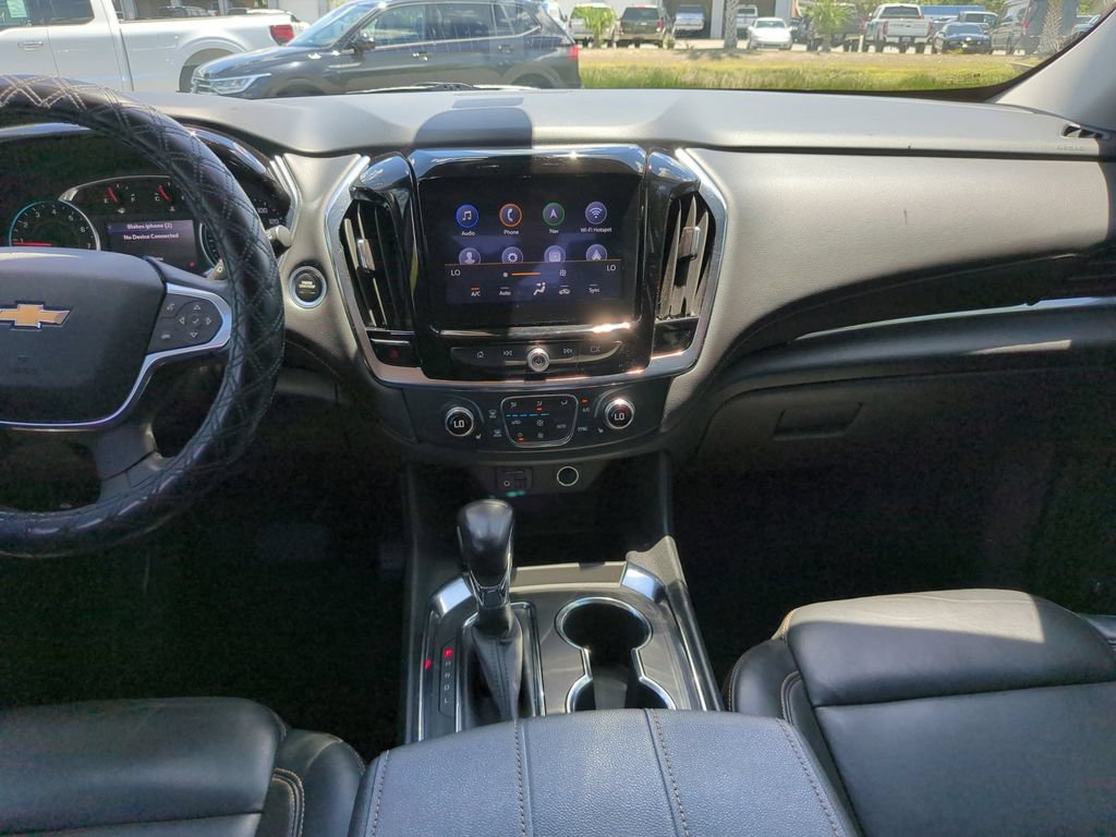 Used 2021 Chevrolet Traverse LT w/ LT Premium Package FWD image 16