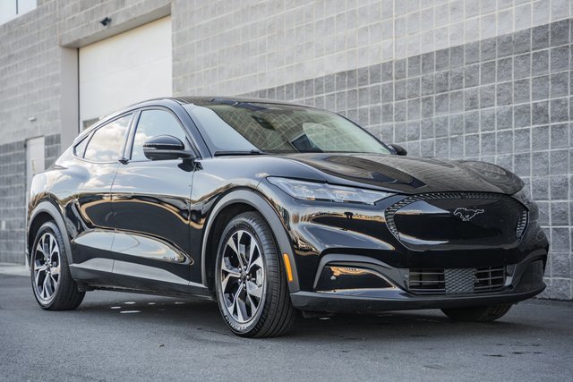 Certified 2025 Ford Mustang Mach-E Select w/ Comfort Package Lite image 2