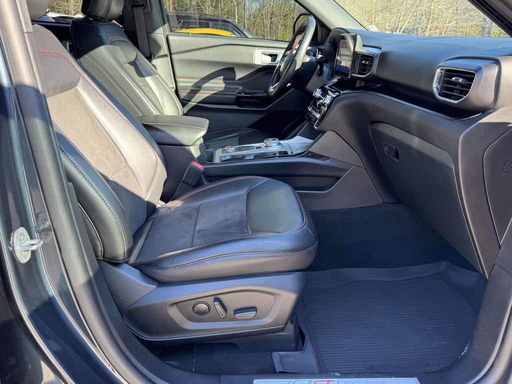 Certified 2023 Ford Explorer ST-Line w/ Class IV Trailer Tow Package image 18