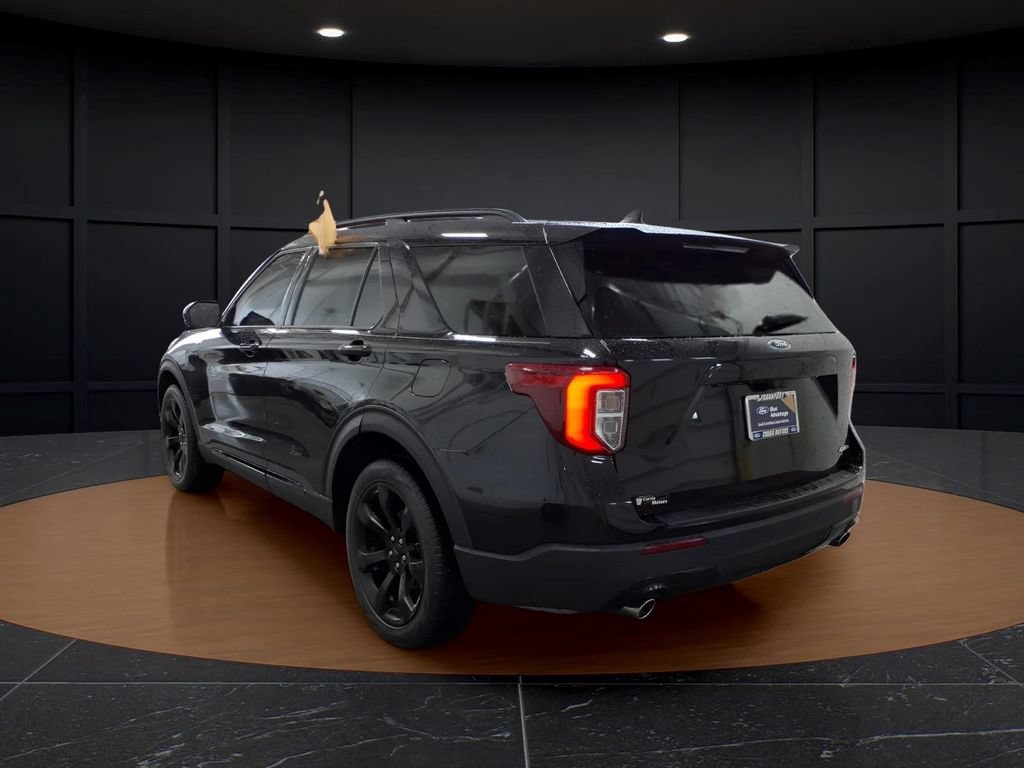 Certified 2023 Ford Explorer ST-Line AWD/4WD image 4