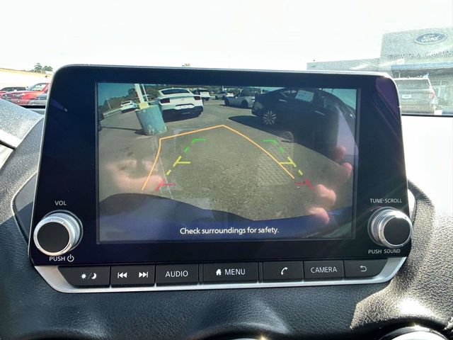 Used 2025 Nissan Sentra SV FWD image 18