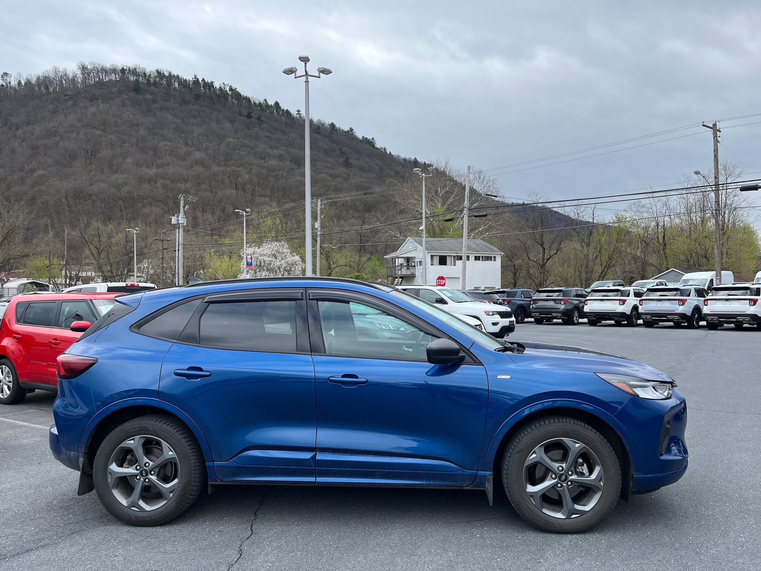 Certified 2023 Ford Escape ST-Line w/ Tech Pack #1 AWD/4WD image 4
