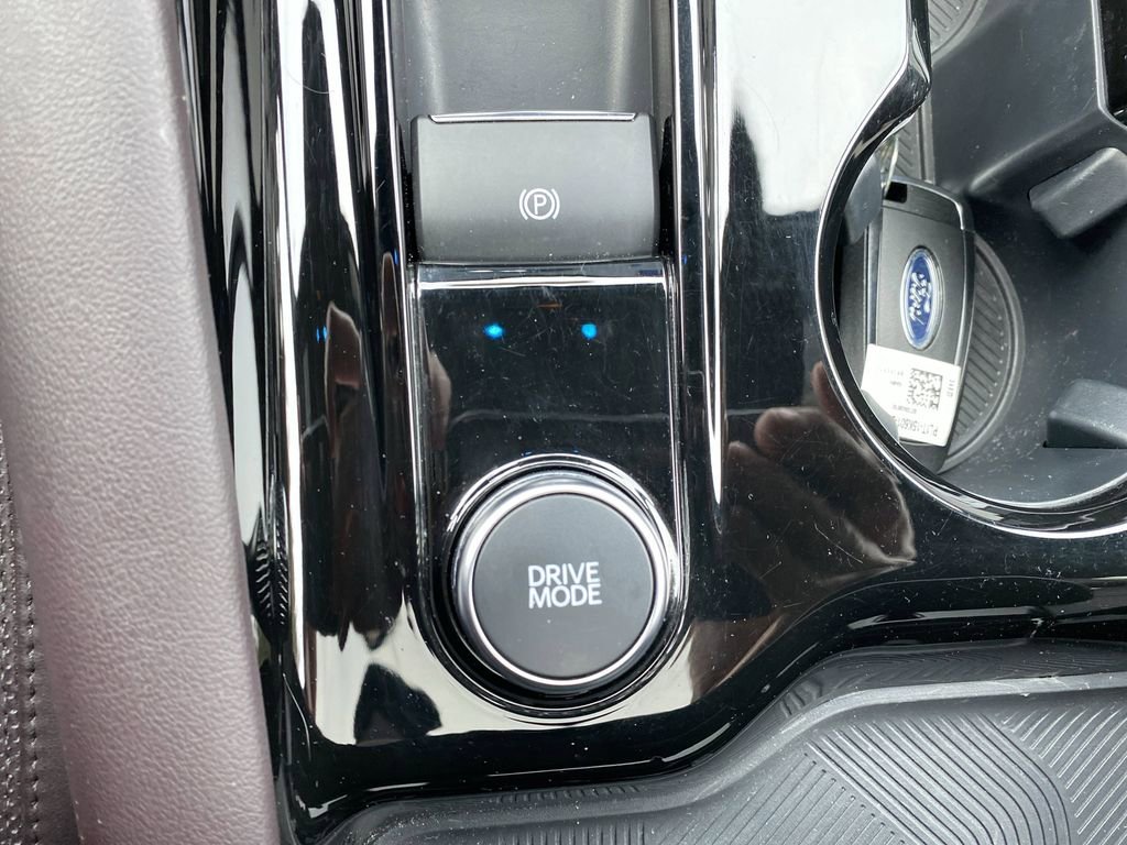 Certified 2025 Ford Explorer Platinum image 30